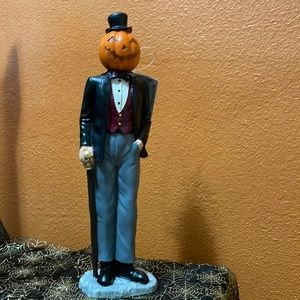Crimson pumpkin gentleman